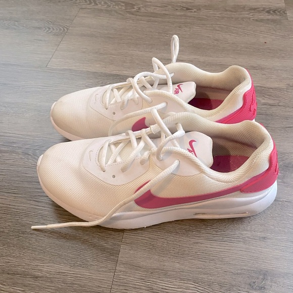 Nike Pink and White Women’s Sneakers | Size 8.5 - Picture 7 of 13